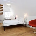 Einzigartig - Kleine Im Wasserviertel Hotel 3*