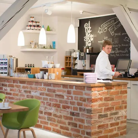 Einzigartig - Kleine Im Wasserviertel Hotel